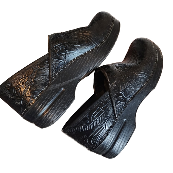 DANSKO Black Tooled Leather Slip-On Professional Clog - Picture 8 of 9